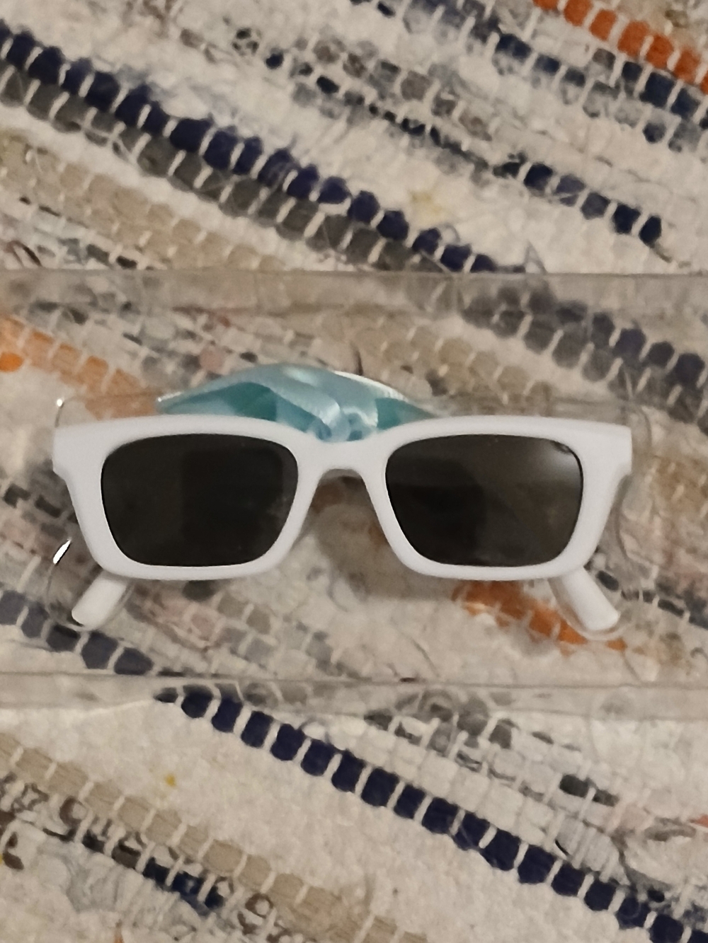 Official Taylor Swift 1989 (Taylor's Version) Sunglasses Ornament - Picture 2 of 4